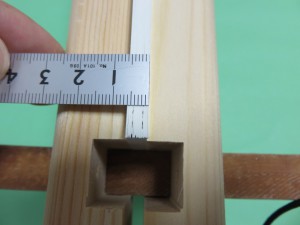 束の厚さを測ります