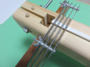 刃を寝かせます