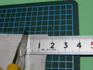 16ミリ幅に印をつけます