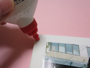 ボンドをつけます