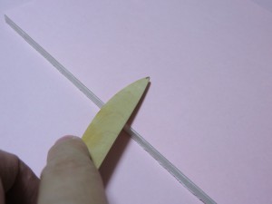 ヘラでしごきます