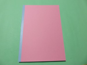表紙は板目紙を使用しています。3mmほどチリを出しました