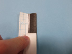 剥離紙を剥がします